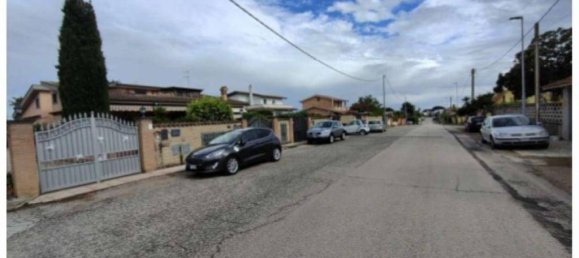 Apartamento de 5 dormitorios en Ardea, Italy No. 12461 3