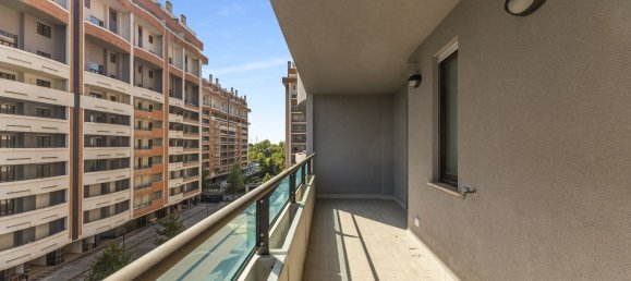 3 bedrooms Apartment in Sesto San Giovanni, Italy No. 362730 3