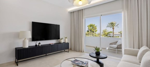 3 bedrooms Penthouse in Marbella, Spain No. 179615 9