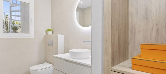 3 bedrooms Penthouse in Marbella, Spain No. 179615 2