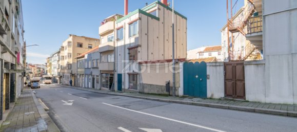 Дом с 1 спальней в Порту, Португалия № 101950 45