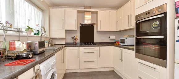 3 bedrooms House in Essex, United Kingdom No. 4072 3