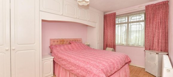 3 bedrooms House in Essex, United Kingdom No. 4072 6