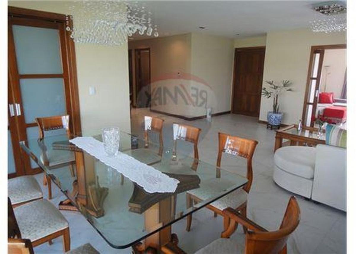 Casa T4 em Escobar, Argentina N.º 7225