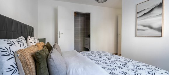 Apartamento de 4 dormitorios en Marseille, France No. 345933 3