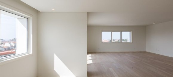 3 Schlafzimmer Wohnung in Porto, Portugal, Nr. 94333 8