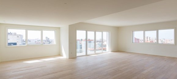 3 Schlafzimmer Wohnung in Porto, Portugal, Nr. 94333 4