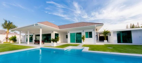 Villa de 3 dormitorios en Hua Hin, Thailand No. 62922 3
