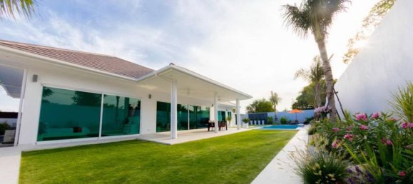 Villa de 3 dormitorios en Hua Hin, Thailand No. 62922 4