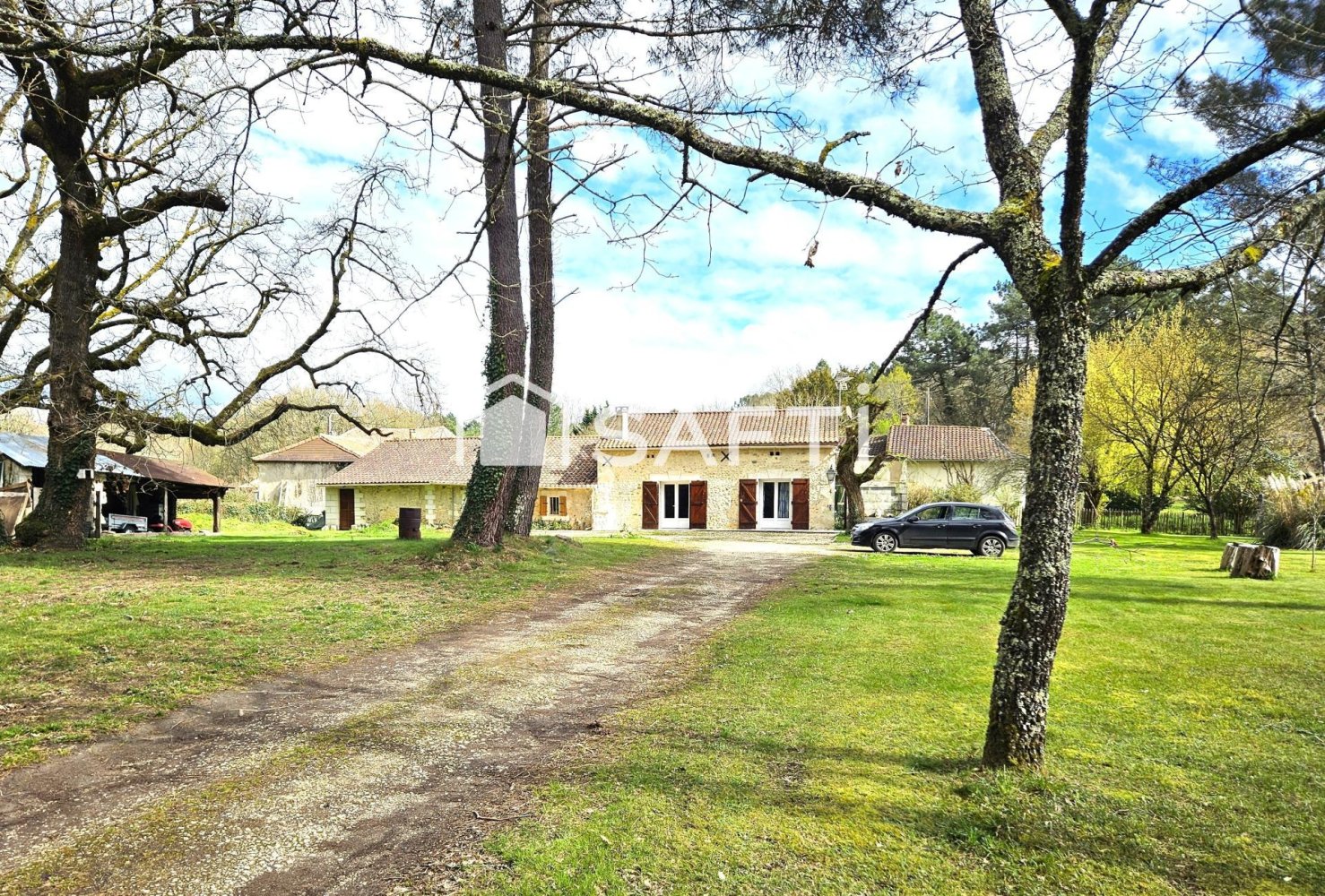 3 bedrooms House in Neuvic, France No. 110947