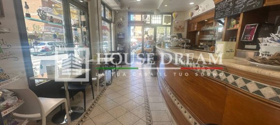 1 room Commercial property in Rome, Italy No. 277625 4