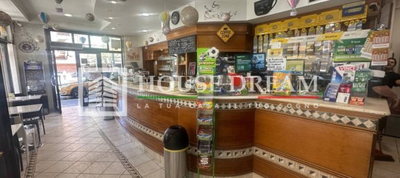 1 room Commercial property in Rome, Italy No. 277625 3