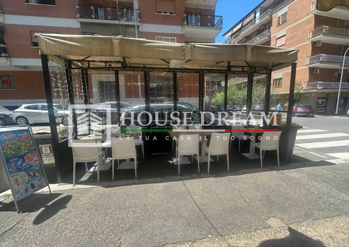 1 room Commercial property in Rome, Italy No. 277625