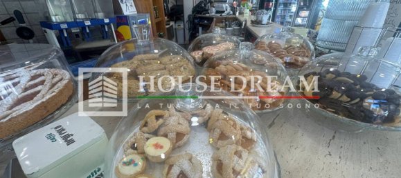 1 room Commercial property in Rome, Italy No. 277625 6