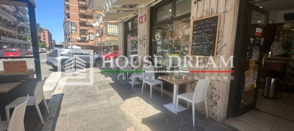 1 room Commercial property in Rome, Italy No. 277625 11