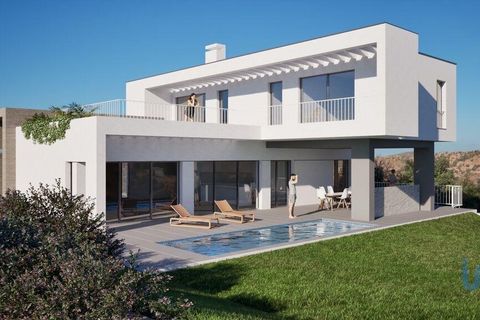 4 bedrooms House in Quarteira, Portugal No. 264243