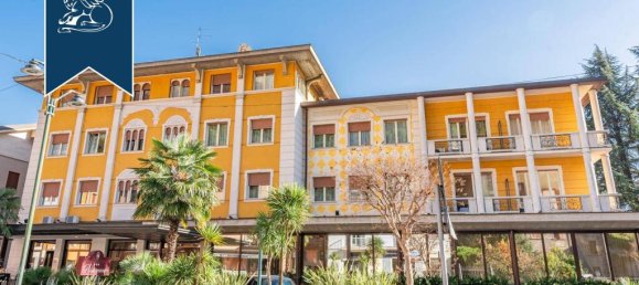 Отель, гостиница с 51 спальней в Дарфо Боарио Терме, Италия № 329308 3