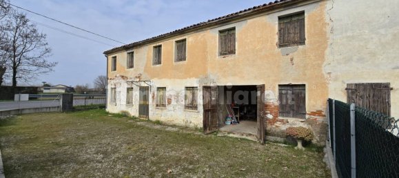 3 bedrooms House in Campodoro, Italy No. 167024 3