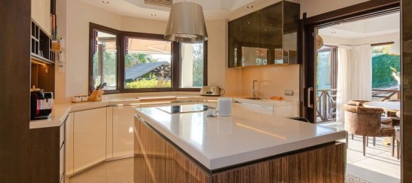 5 bedrooms House in Marbella, Spain No. 121211 10