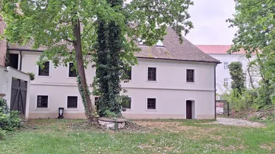 Коммерческая недвижимость с 13 комнатами в Холлабрунн, Австрия № 178000