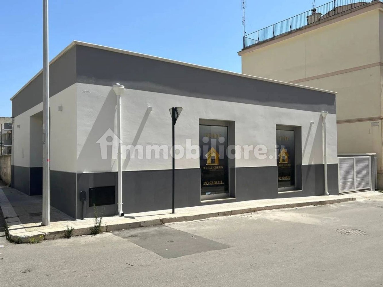 Imóvel comercial de 1 divisão em Grumo Appula, Italy N.º 260065