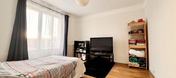 3 bedrooms House in Sainte-Genevieve-des-Bois, France No. 165499 8