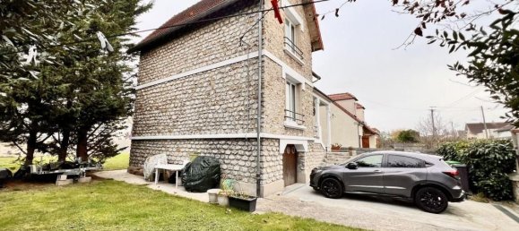 3 bedrooms House in Sainte-Genevieve-des-Bois, France No. 165499 9