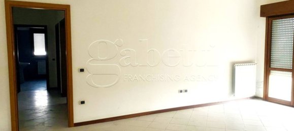 5 rooms Building in Occhiobello, Italy No. 120971 3