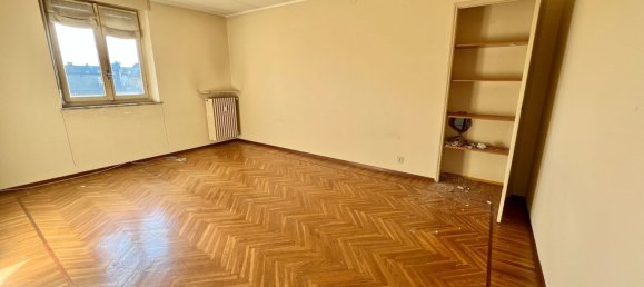 3 rooms Apartment in Turin, Italy No. 137591 15