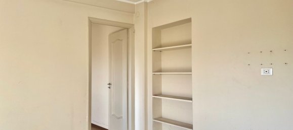 3 rooms Apartment in Turin, Italy No. 137591 7