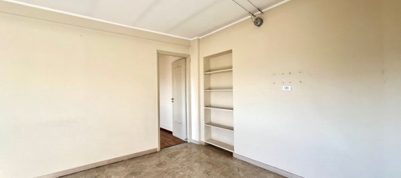 3 rooms Apartment in Turin, Italy No. 137591 8