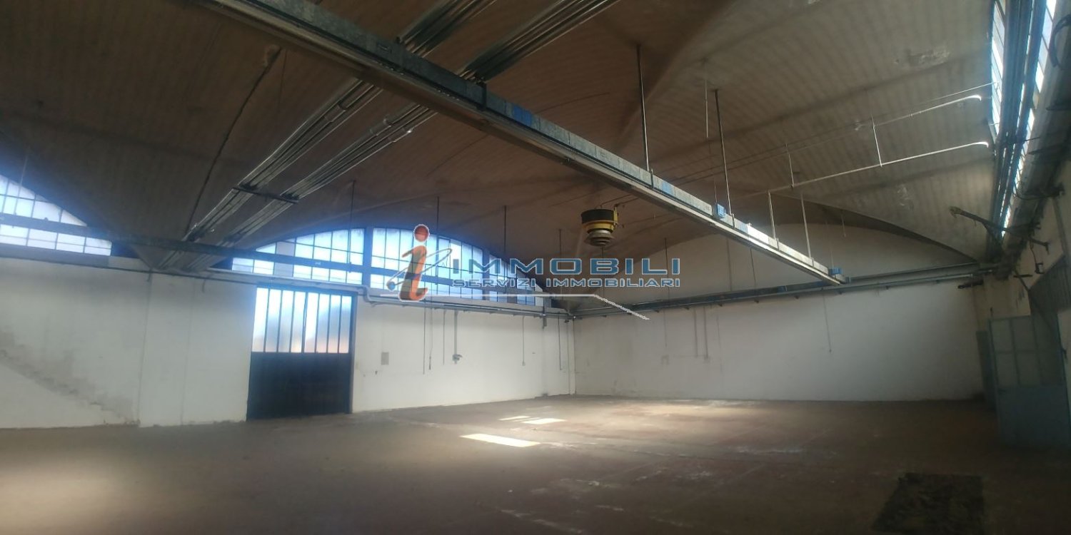 2811m² Warehouse in Desio, Italy No. 90122