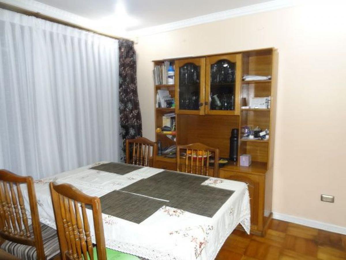 4 bedrooms House in Santiago, Chile No. 4416