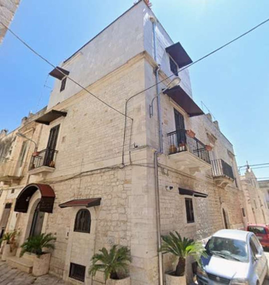 6 rooms Apartment in Casamassima, Italy No. 236610