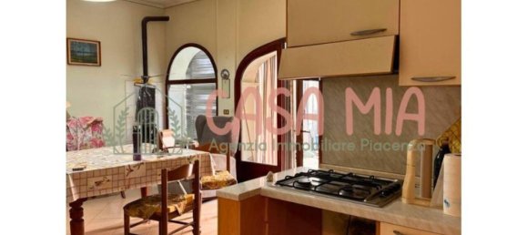 4 rooms House in Cortemaggiore, Italy No. 223199 6
