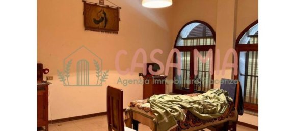 4 rooms House in Cortemaggiore, Italy No. 223199 7