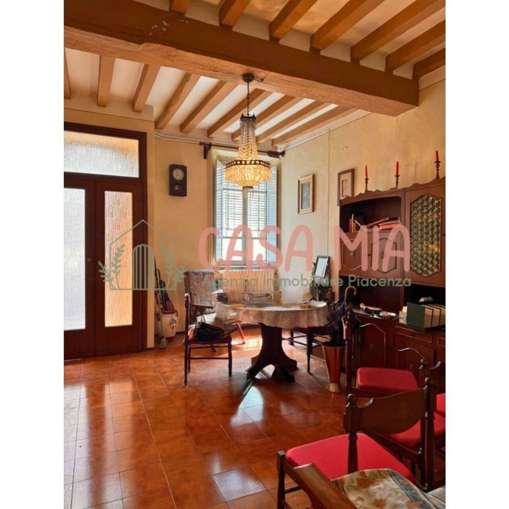 4 rooms House in Cortemaggiore, Italy No. 223199