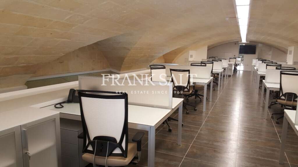 Bureau à Valletta, Malta 350m² No. 12478