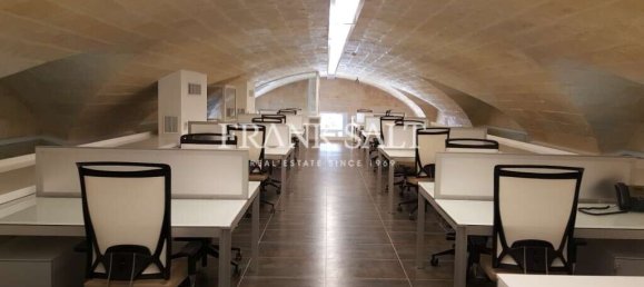 Bureau à Valletta, Malta 350m² No. 12478 2