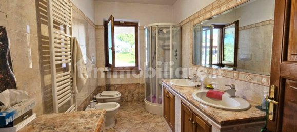 4 bedrooms Villa in Frosinone, Italy No. 82912 24