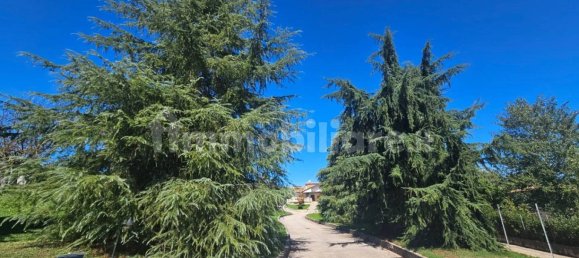 4 bedrooms Villa in Frosinone, Italy No. 82912 2