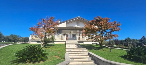 4 bedrooms Villa in Frosinone, Italy No. 82912 6