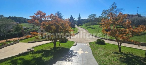 4 bedrooms Villa in Frosinone, Italy No. 82912 7