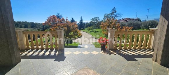 4 bedrooms Villa in Frosinone, Italy No. 82912 10