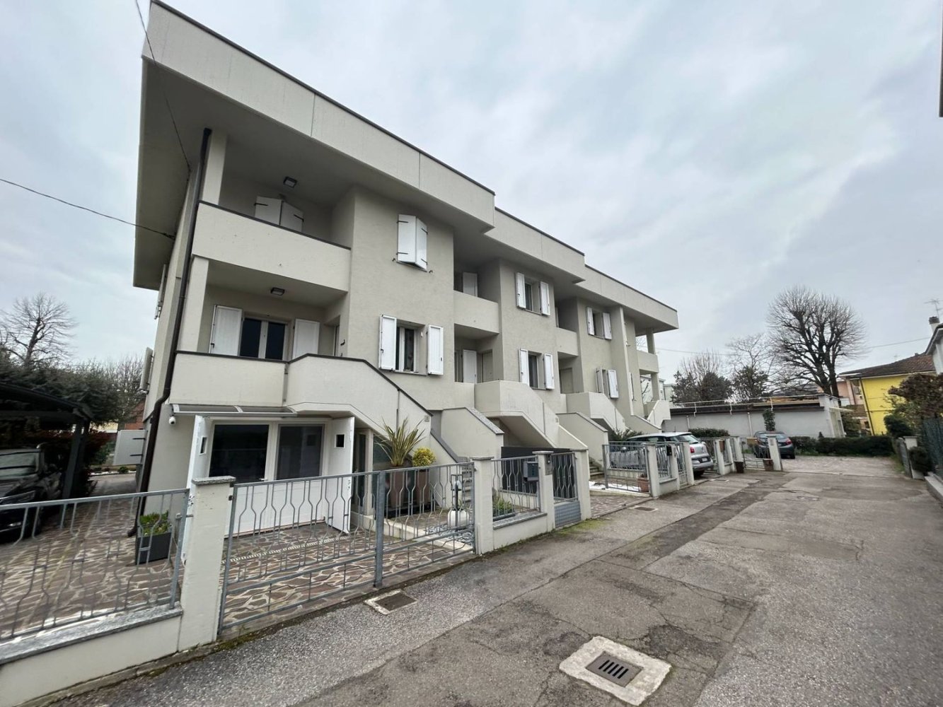 Casa de 5 divisões em Mirandola, Italy N.º 196193