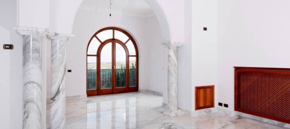 12 غرف نوم فيلا في Lanuvio, Italy رقم 83971 21