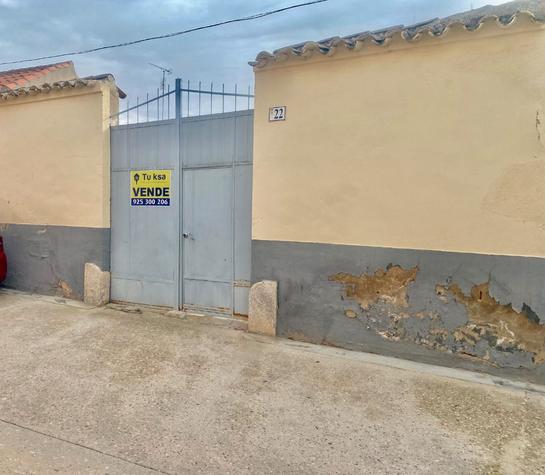  Garage in Toledo, Spain No. 243047