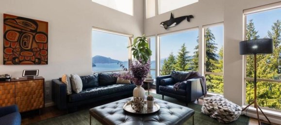 4 bedrooms House in British Columbia, Canada No. 1066 6