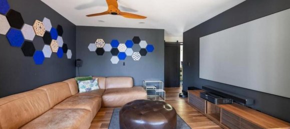 4 bedrooms House in British Columbia, Canada No. 1066 10