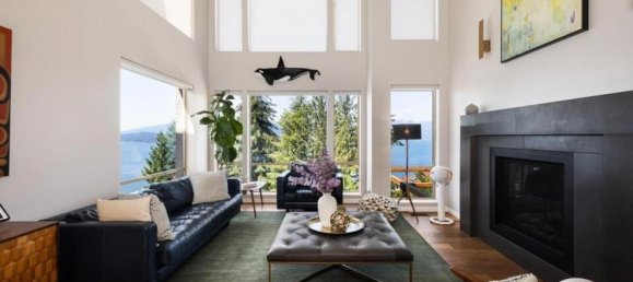 4 bedrooms House in British Columbia, Canada No. 1066 5